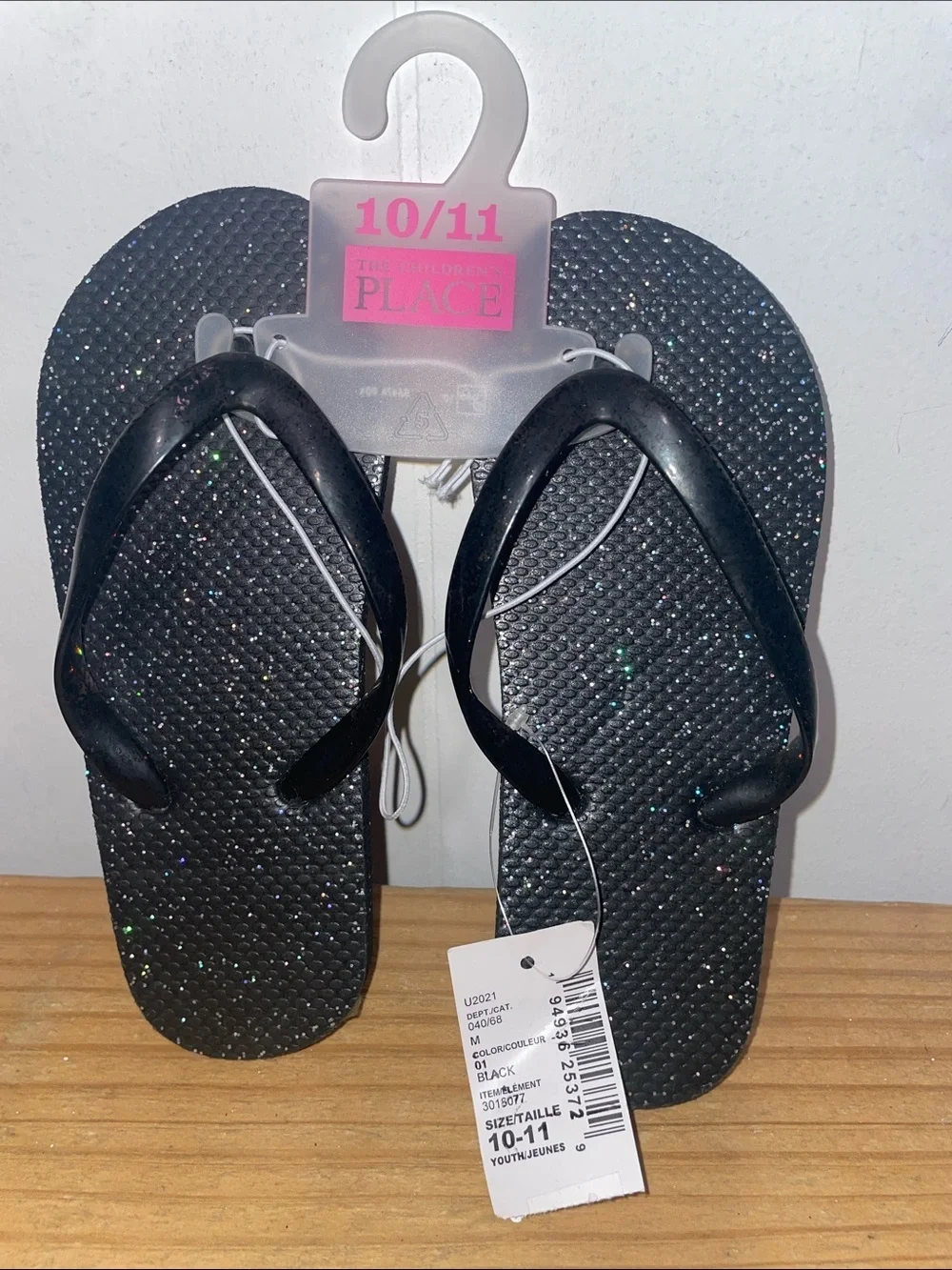 The Children's Place Black Glitter Youth Flip Flops - Size 10/11